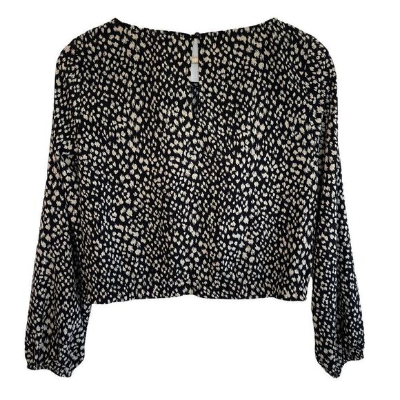 Sadie & Sage Crop Animal Print Twist Top - Picture 5 of 6